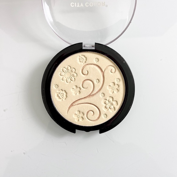 CITY COLOR LUMINOUS HIGHLIGHTER POWDER (GLIMMER) - Picture 3 of 3
